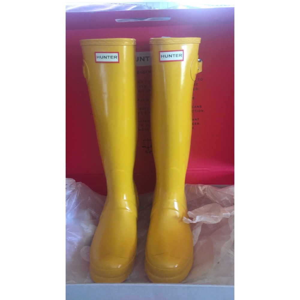 Original Yellow Hunter Rainboots - never worn!